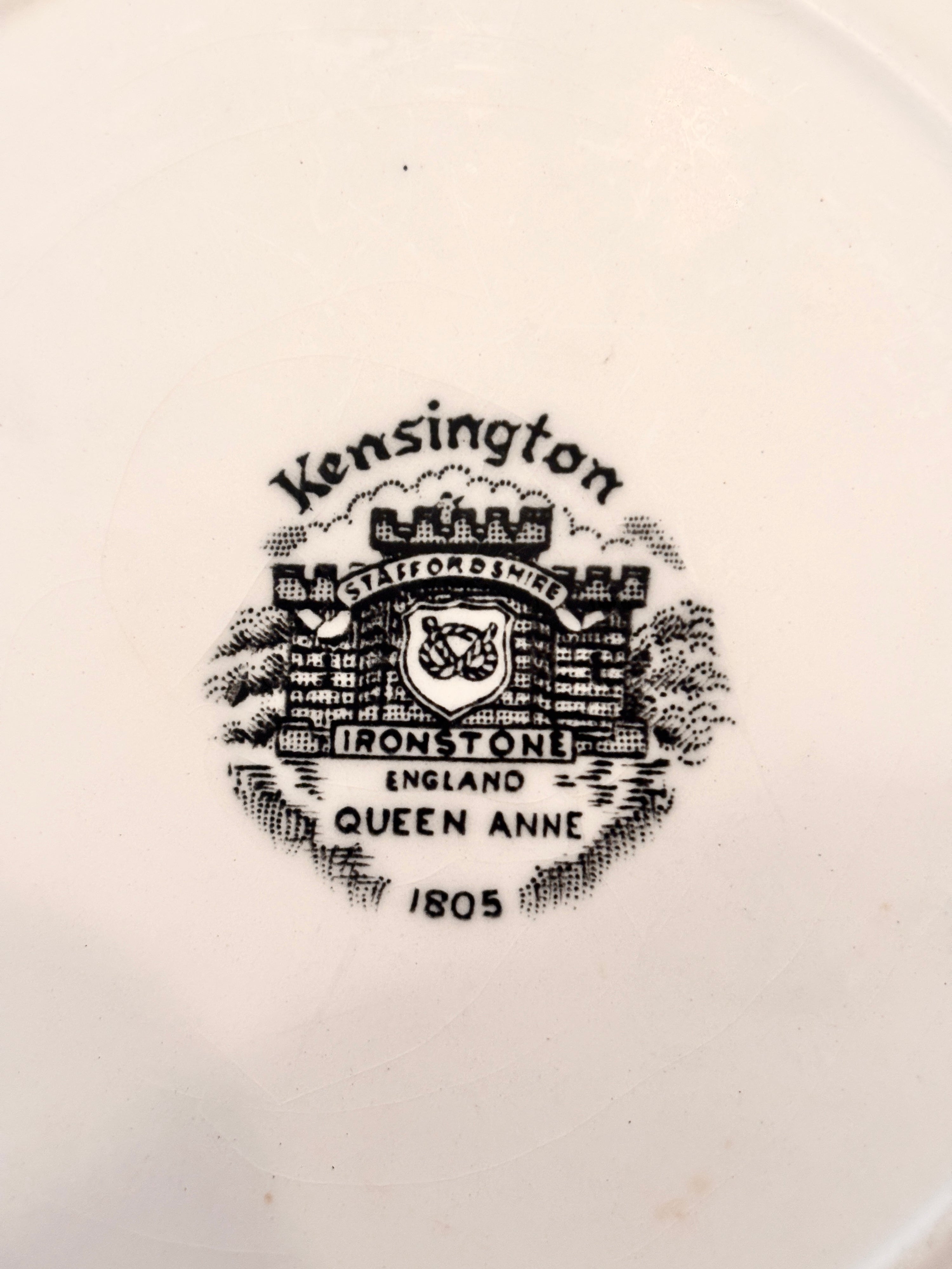 English Queen Anne ironstone plate, rim detail
