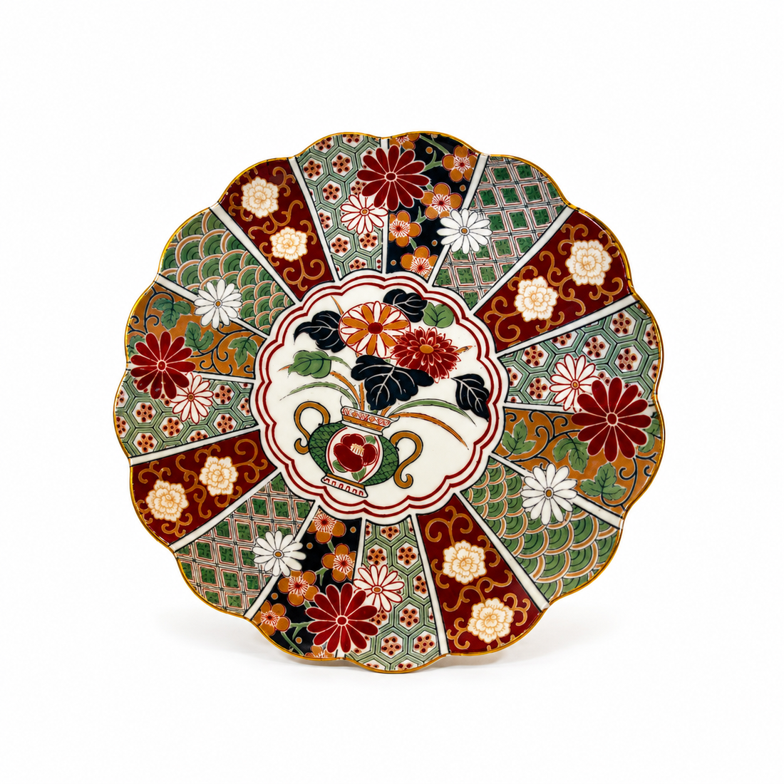 Piatto vintage Imari con fiori. Giappone