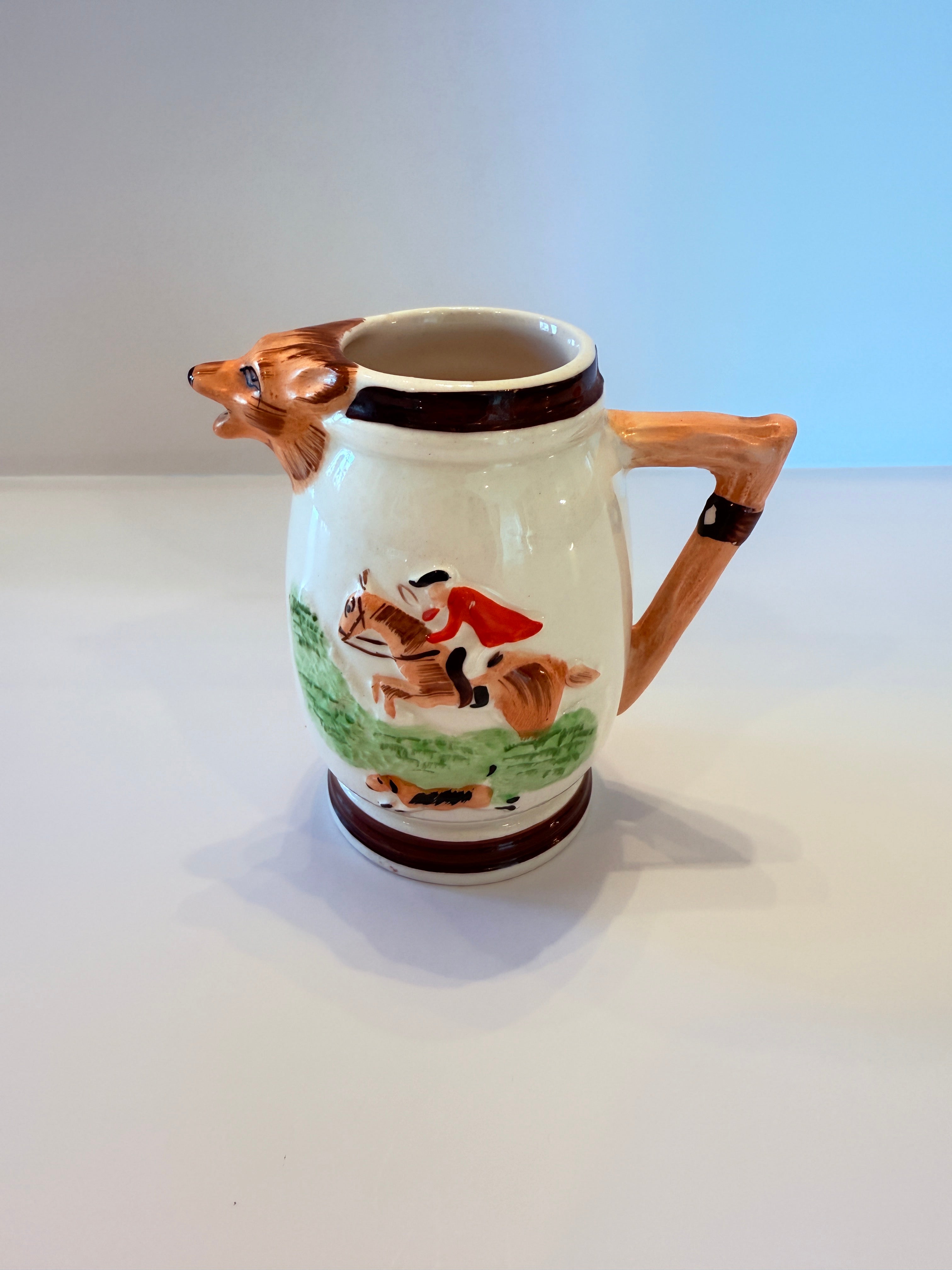 Servizio da tè in ceramica con scena di caccia inglese, teiera e lattiera, c. 1929