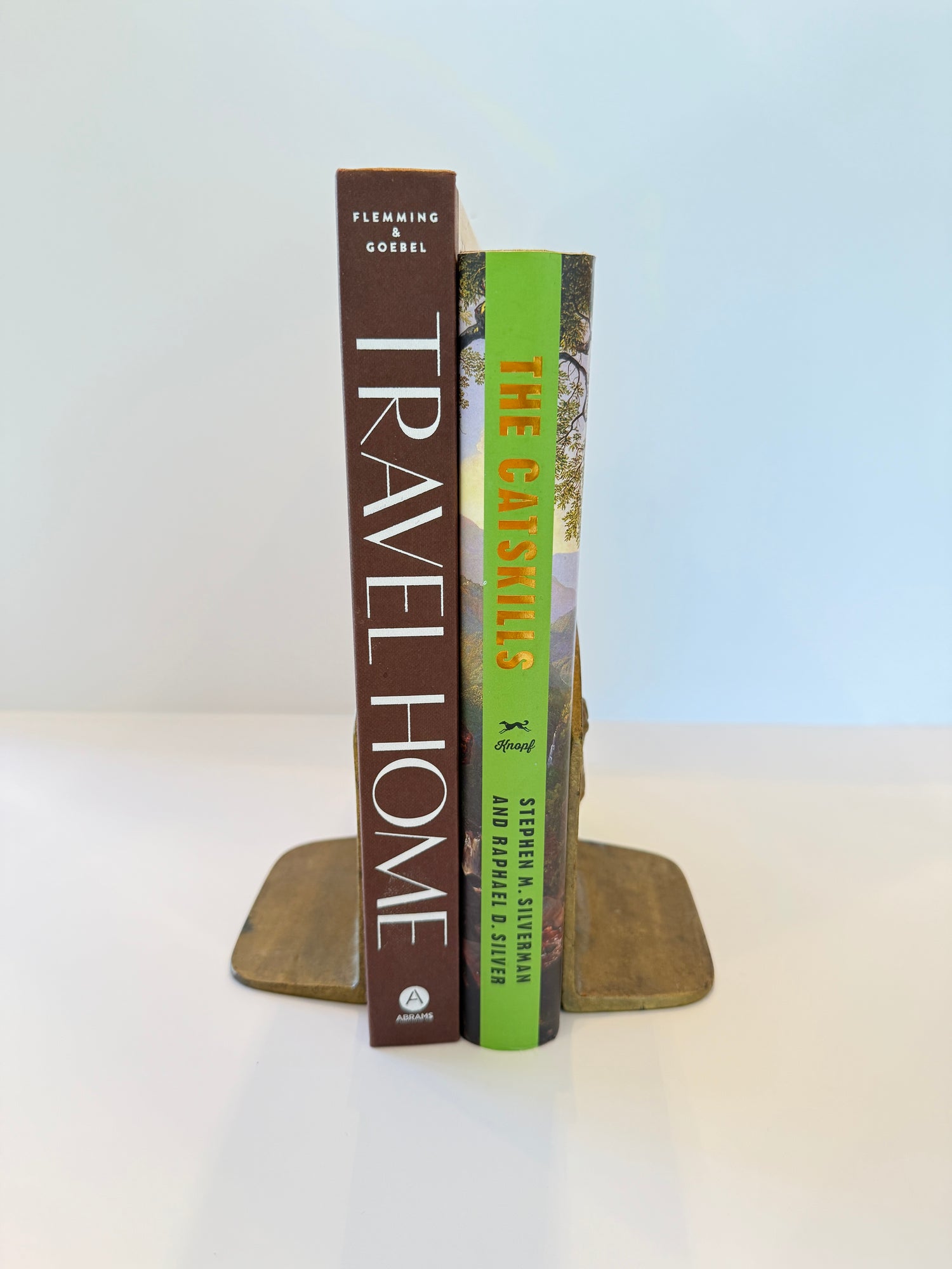 Fermalibri vintage in metallo fuso a forma di terrier, coppia