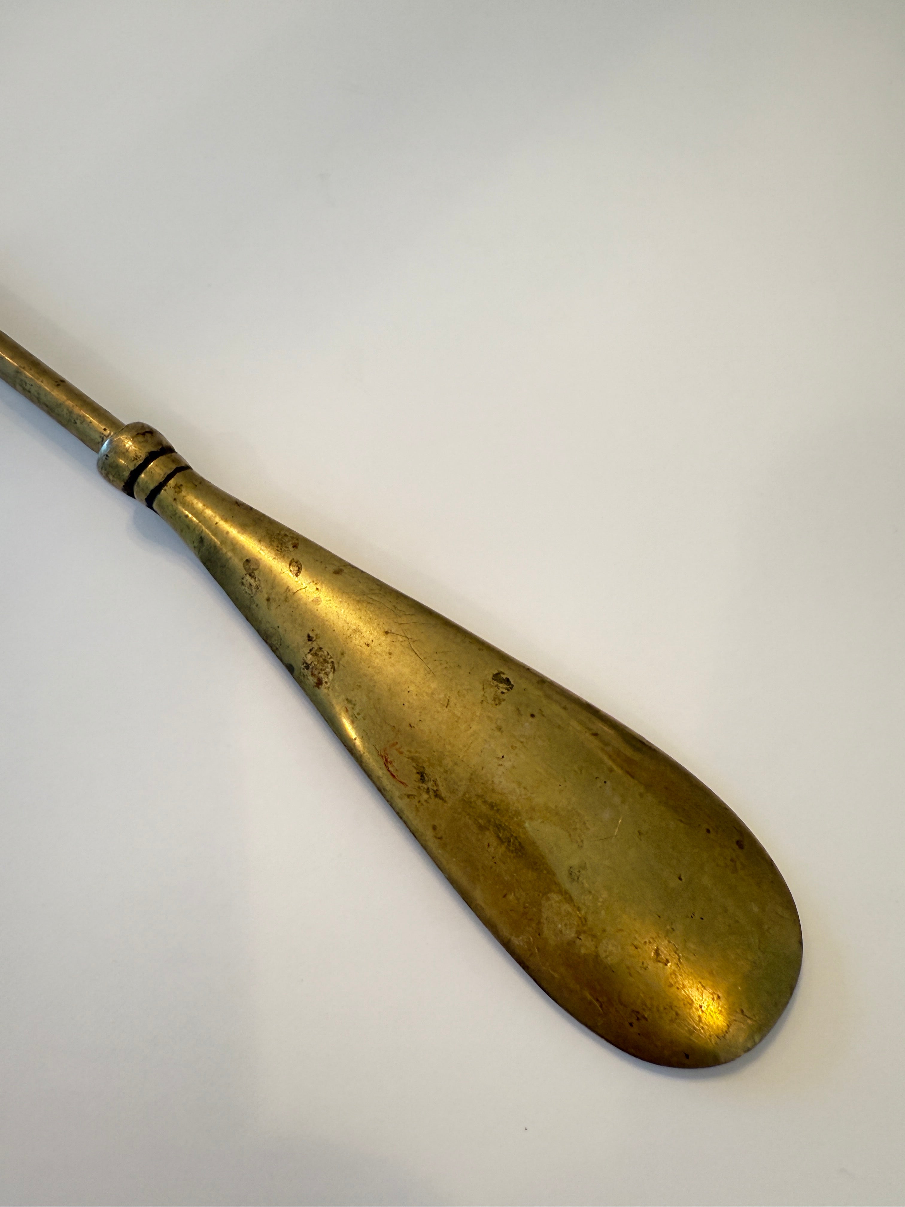 Calzascarpe vintage in ottone a forma di testa di cavallo