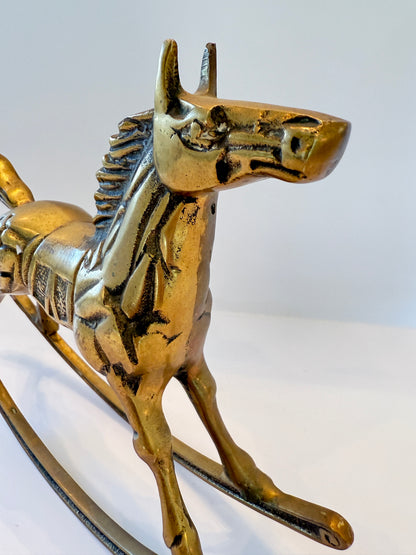Scultura vintage in ottone a forma di cavallo a dondolo