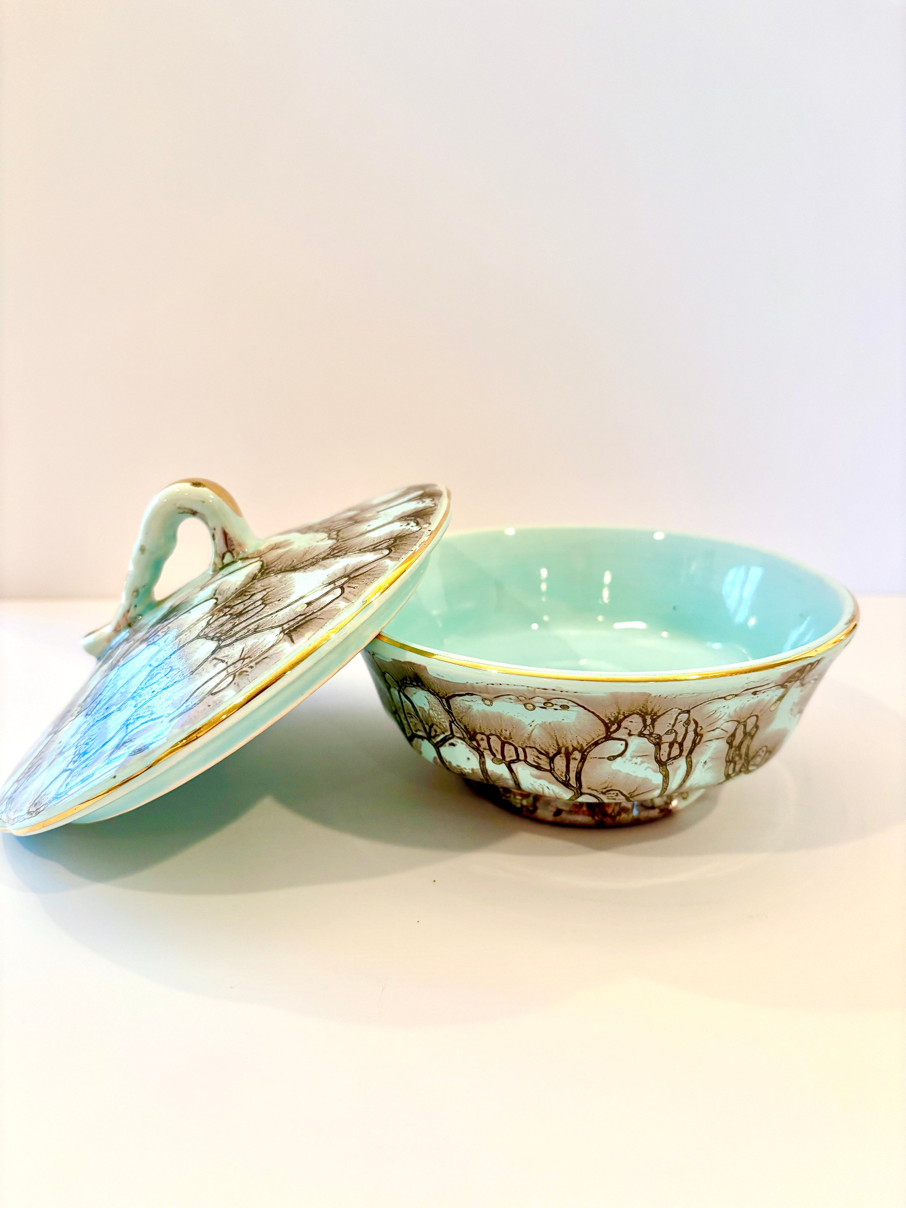Delft Holland covered dish, lid detail