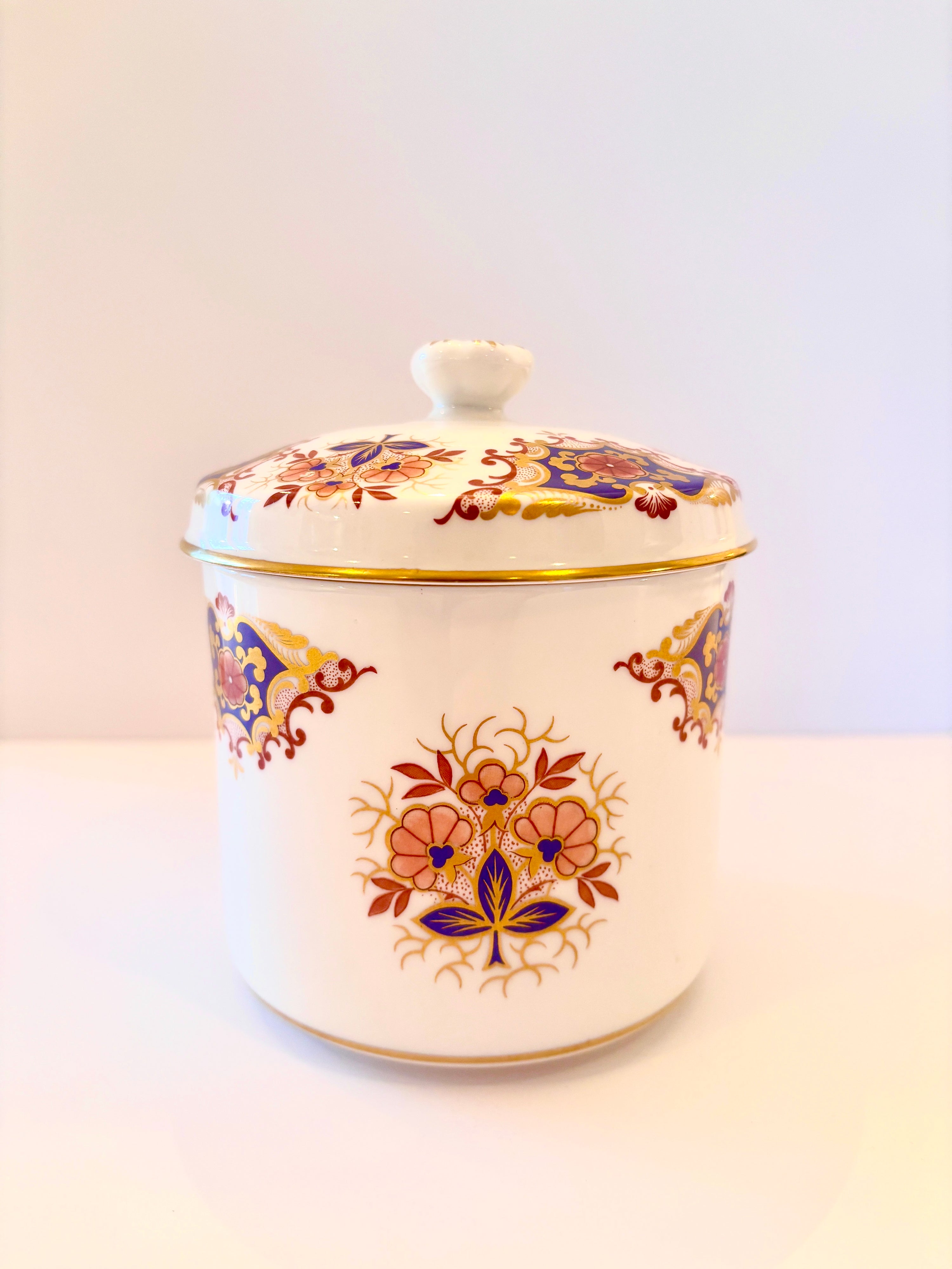 Royal Arden English bone china dresser jar with Somerset floral motif and domed lid