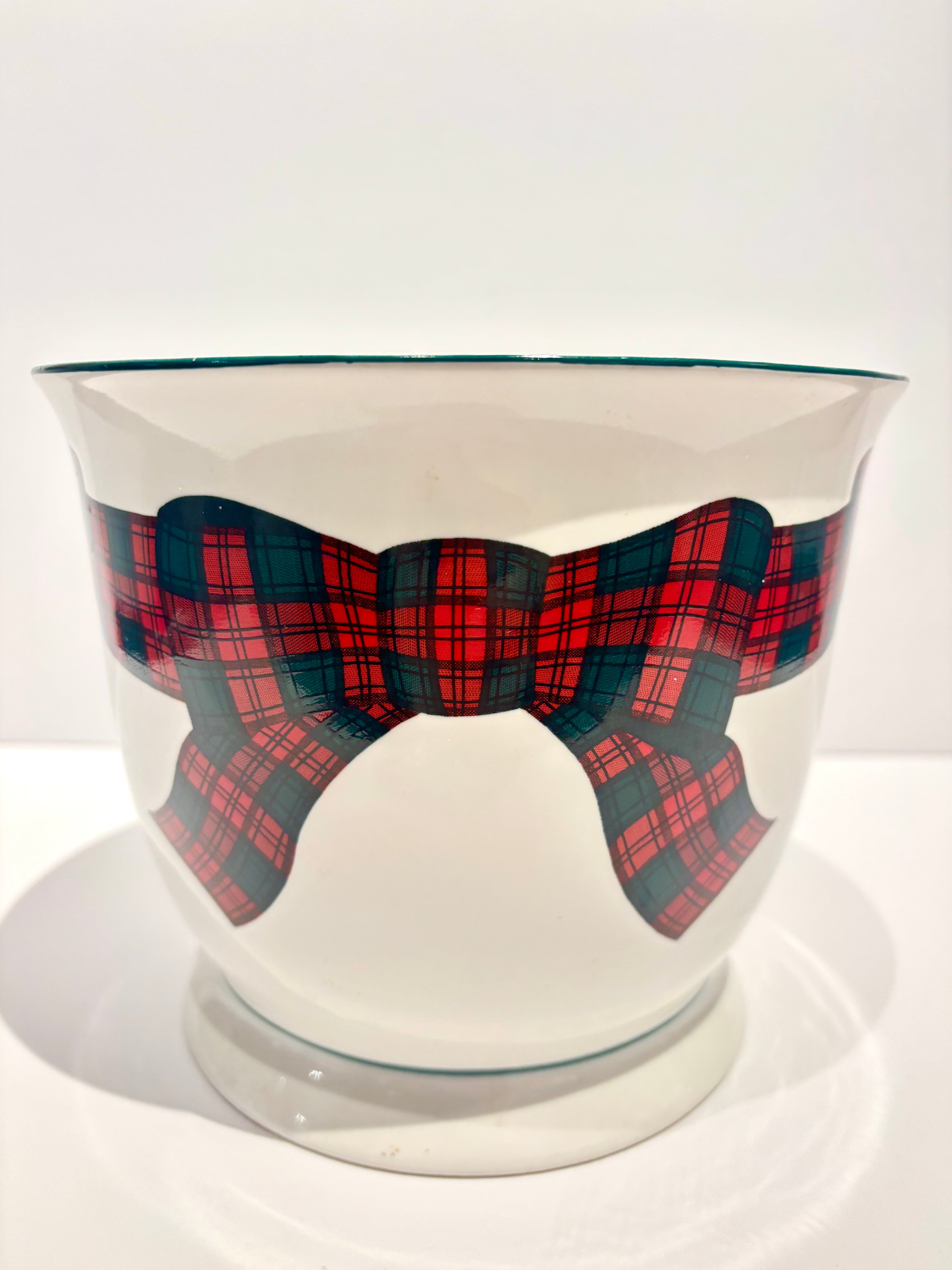 Arita tartan cache-pot, side view